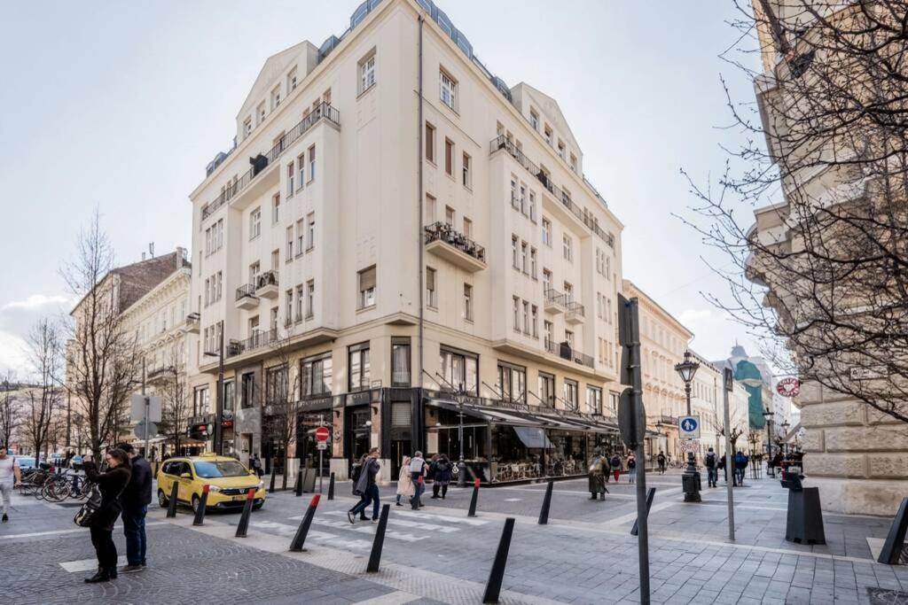Oktober 6/8 Apartment Budapest Eksteriør billede